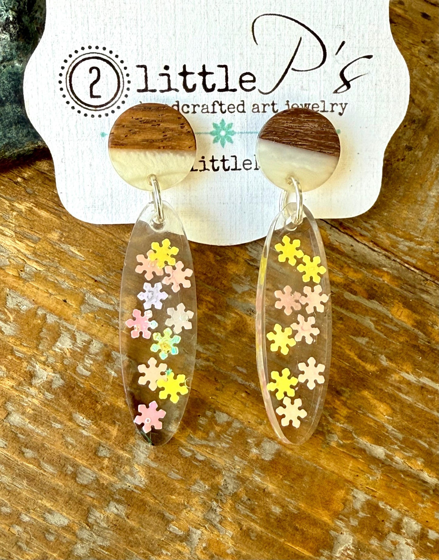 Wood & Resin Earrings with Soft Pastel Flower Confetti – Handcrafted Lightweight Dangles