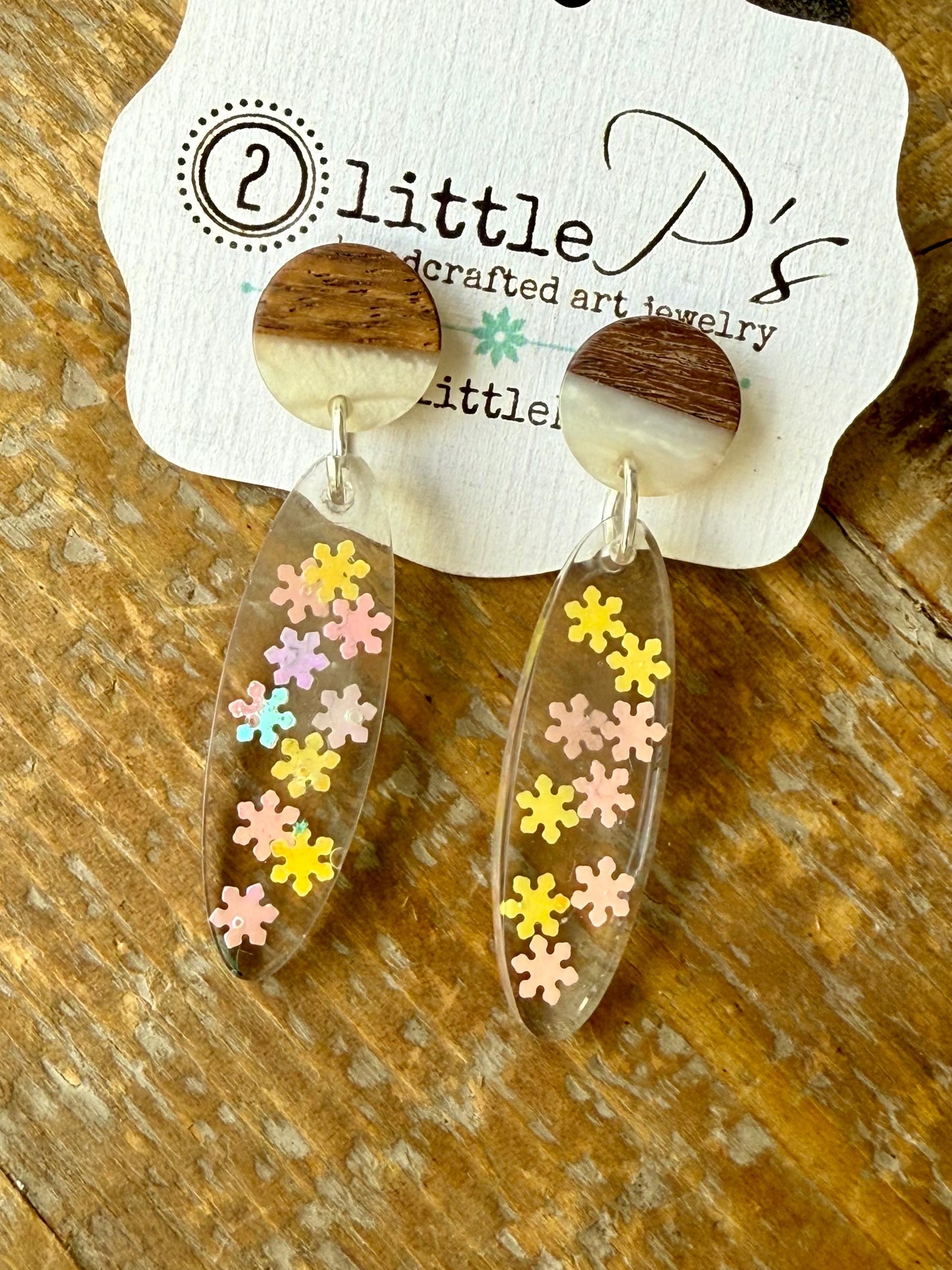 Wood & Resin Earrings with Soft Pastel Flower Confetti – Handcrafted Lightweight Dangles